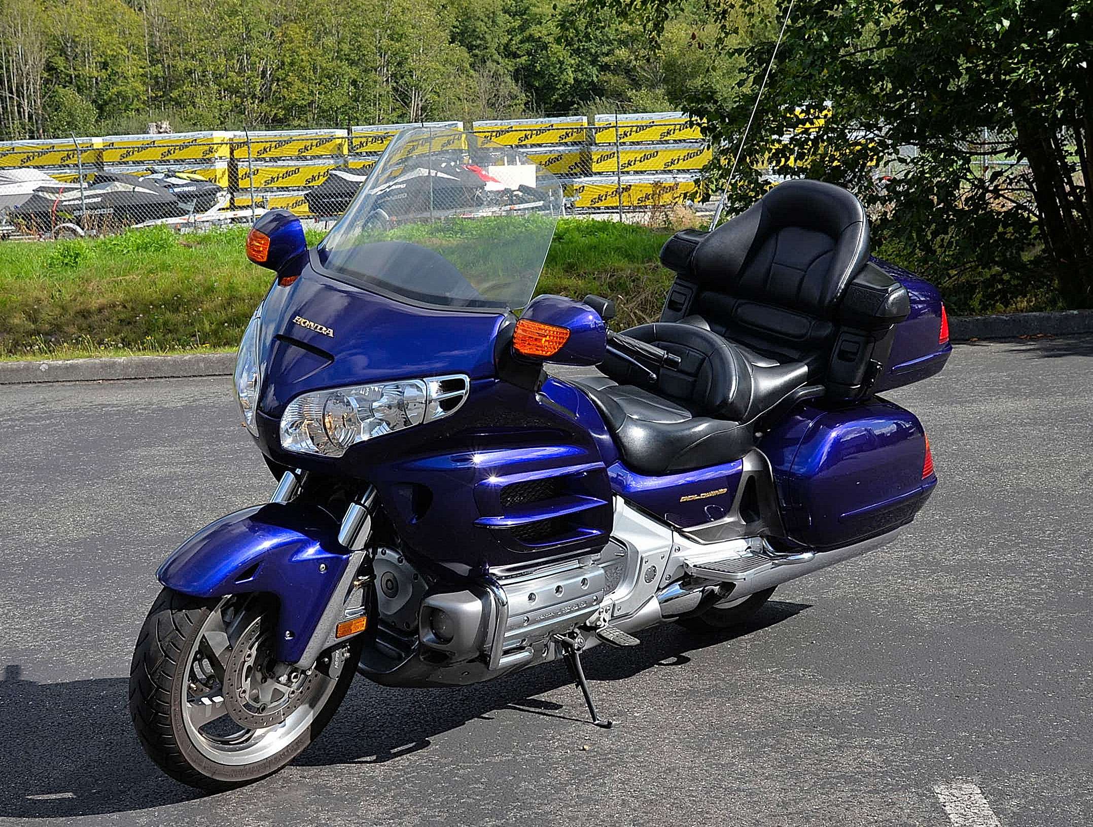 2002 HONDA Goldwing