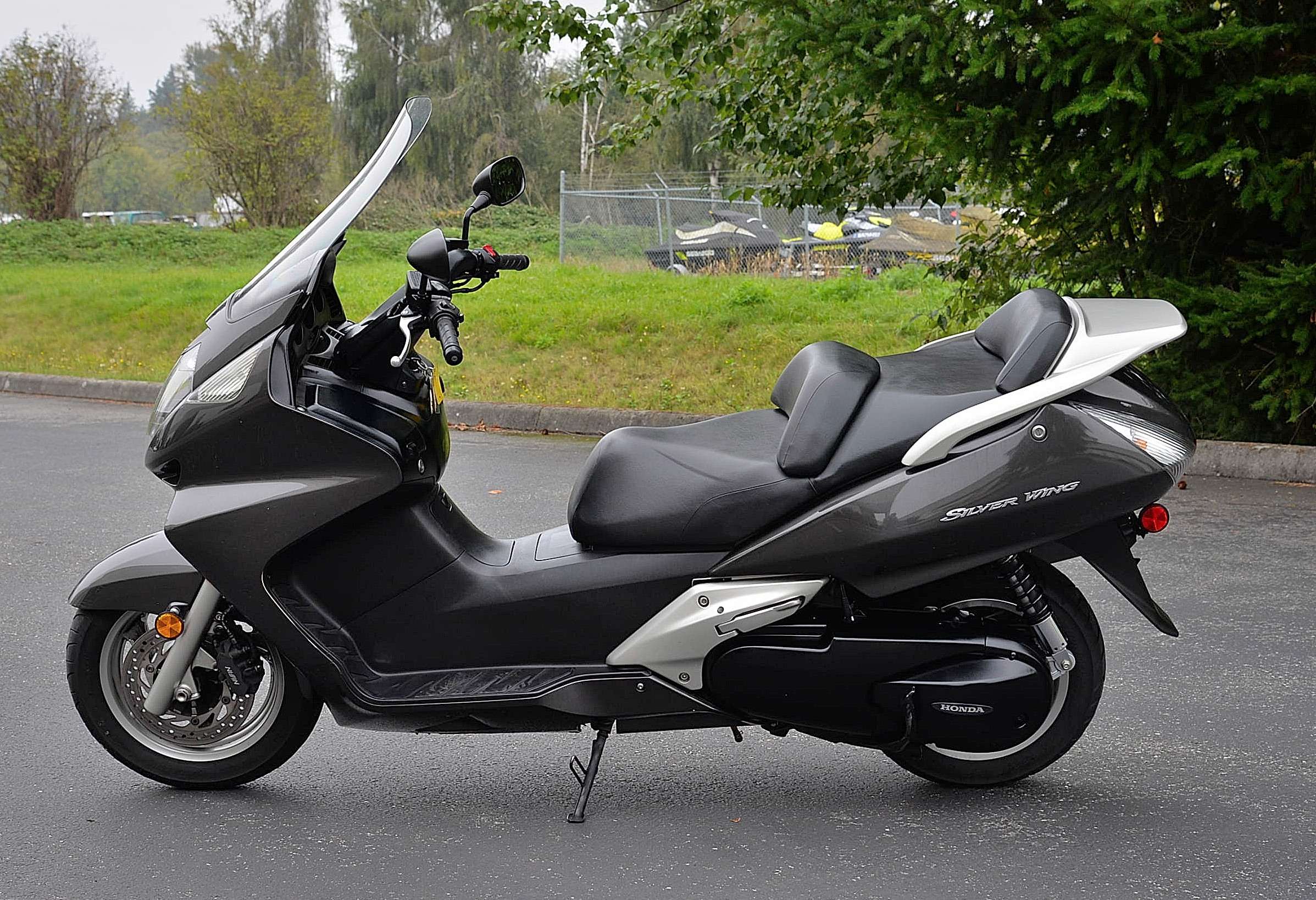 Скутер honda silver wing